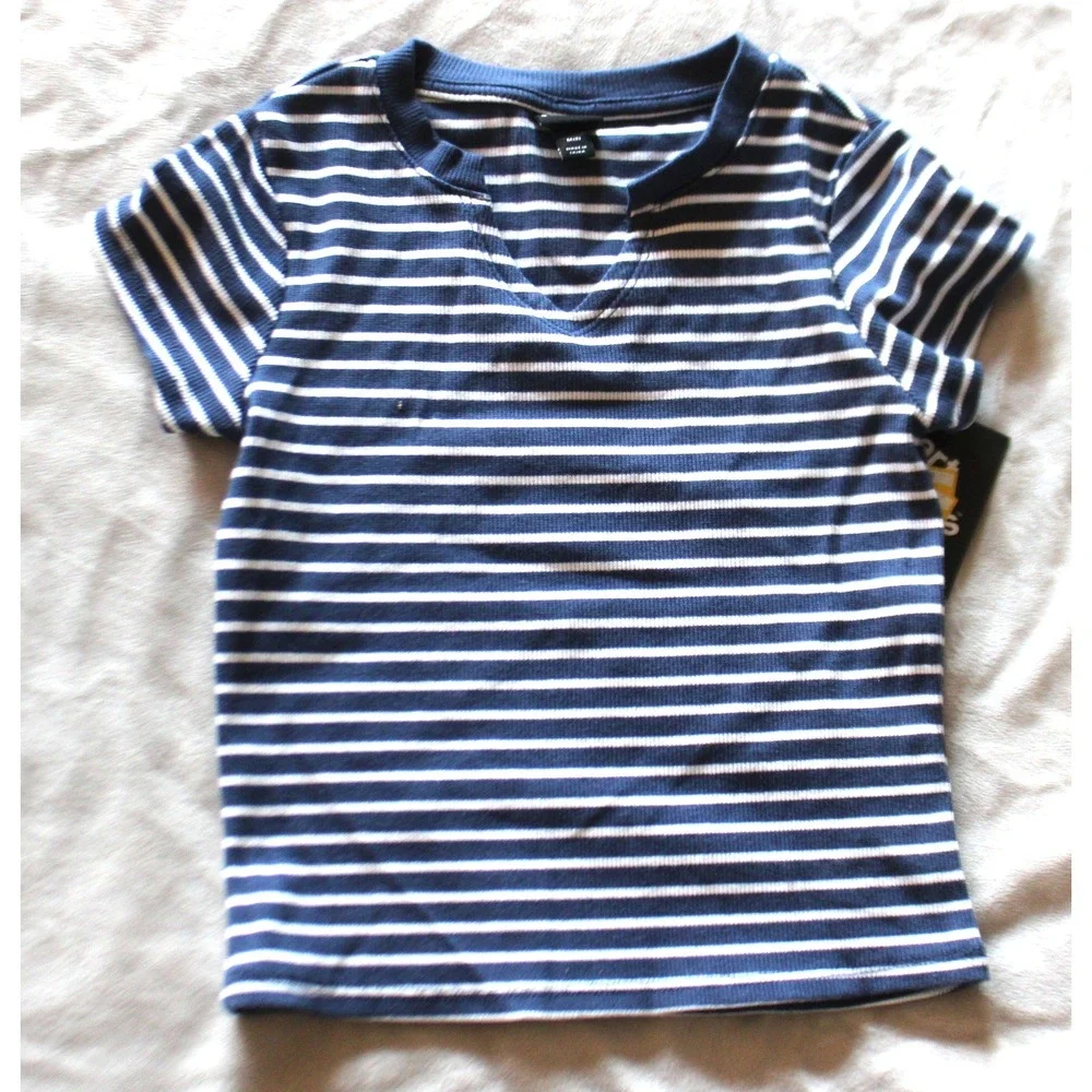 NEW Art Class Girls' Short Sleeve Notch-Front T-Shirt Size S 6/7